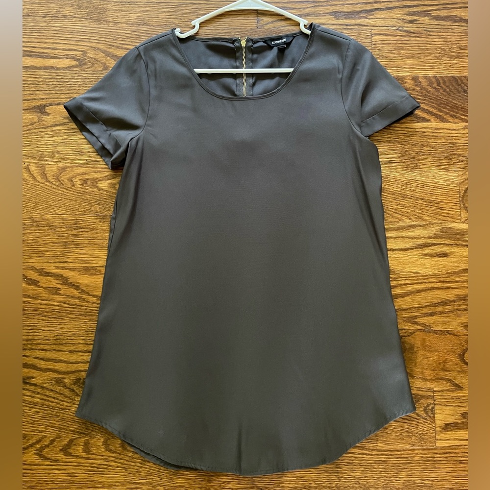 NWOT Express Gray Short Sleeve Blouse with Cuffed Sleeves